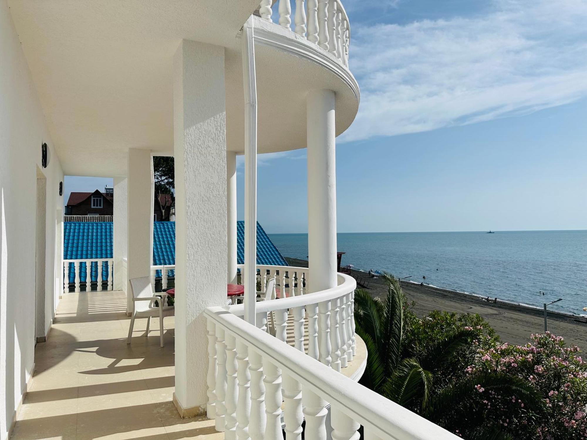 Claude Monet Beach Hotel อูเรคี ภายนอก รูปภาพ